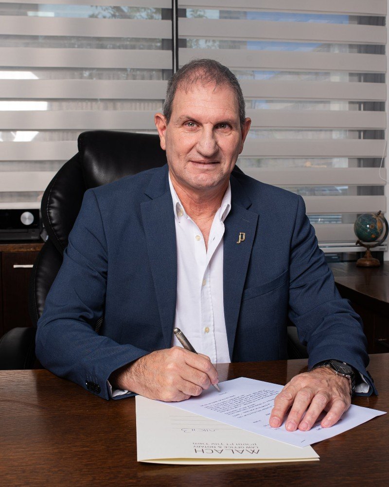 תמונה של ראובן מלאך