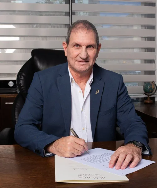 תמונה של ראובן מלאך
