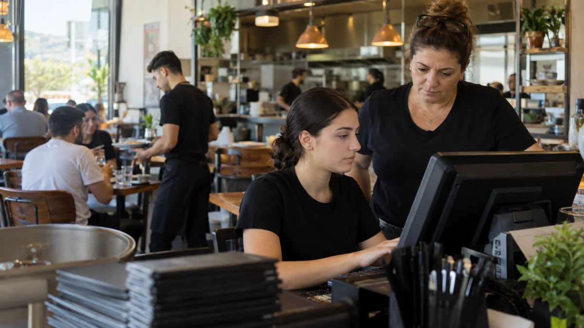 בת שעבדה במסעדת אמה הוכרה כעובדת: צברה תקופת אכשרה לדמי אבטלה