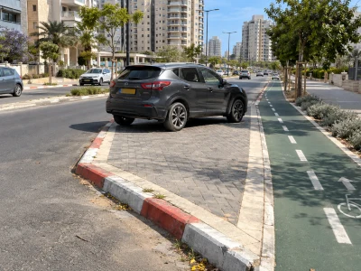 תמונה עבור חדרה: הורשע בחניה על מדרכה, למרות ווטסאפ מהמוקד העירוני שבו נכתב כי אין אכיפה במקום