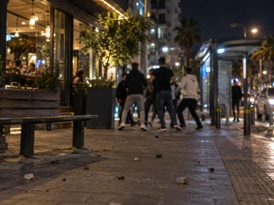 תמונה עבור סטר לקטין והורה לו לשבת ואז גם השתתף בתקיפה קבוצתית: נידון לעבודות שירות