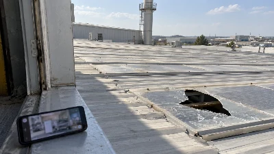 נפל מגג שביר כשצילם מכונות לקונים: הנתבעים ישלמו 494,955 שקל