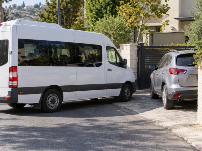 תמונה עבור נהג הסעות טען שנדרס ליד ביתו אחרי מסלול עבודה: הפגיעה לא הוכרה כתאונת עבודה